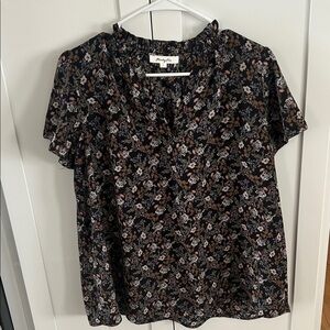 Monday Fun StitchFix Size Large Floral Print Blouse